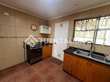 Casa en venta de 11 dorm. en Calera de Tango