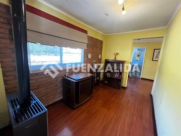 Casa en venta de 11 dorm. en Calera de Tango