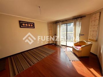 Casa en venta de 11 dorm. en Calera de Tango
