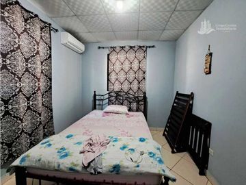 VENDO CASA AMPLIA 4 HABITACIONES EN LOS ALGARROBOS