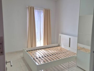 Rumah Keluarga Modern 2 Lantai di Boston Village Gading Serpong