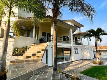 Venta GRAN OPORTUNID ABAJA  DE PRECIO casa en el frac. más exclusivo de Cocoyoc