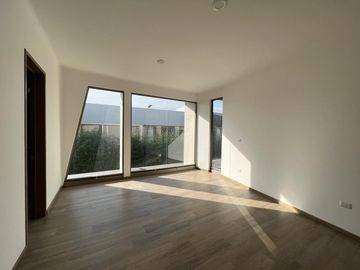 RESIDENCIA EN VENTA CAMPO DE GOLF TRES MARÍAS, ESPECTACULAR DISEÑO MODERNO CON JARDINES INTERIORES