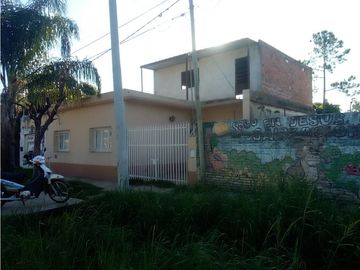 CASA EN CALLE DON ORIONE 385 (RETASADA)