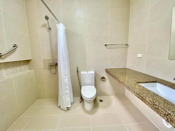 House and Lot with pool for  RENT w/ 4 Bedrooms in Amsic Angeles City Near SM Clark