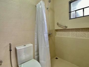 House and Lot with pool for  RENT w/ 4 Bedrooms in Amsic Angeles City Near SM Clark