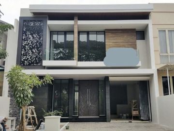 Rumah mewah new di Woodland Citraland Surabaya