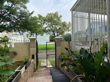 RUMAH MEWAH BSD CITY HOEK LUAS 365 DIJUAL CEPAT SIAP HUNI ARSITEKTUR BELANDA
