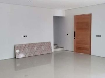 Rumah Minimalis di Kawasan Elit Setraduta
