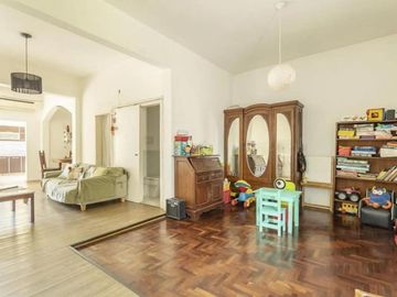 Venta Casa 5 Ambientes Parrilla ,Parque y Permuta Valentín Alsina
