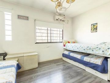 Venta Casa 5 Ambientes Parrilla ,Parque y Permuta Valentín Alsina