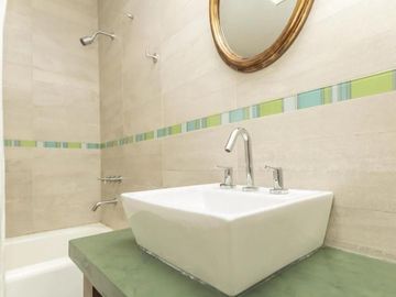 Venta Casa 5 Ambientes Parrilla ,Parque y Permuta Valentín Alsina