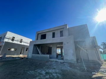 VENTA CASA  5 AMB. CHATEAU - PILAR - FINANCIACION