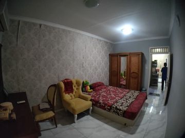 Rumah Larangan Utara Pinggir Jalan Cocok Usaha dan Kostan