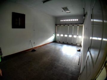 Rumah Larangan Utara Pinggir Jalan Cocok Usaha dan Kostan