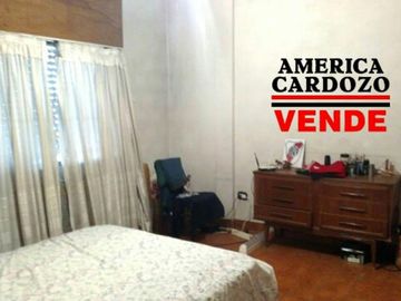 Casa + 2 locales en Paso del Rey