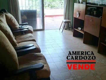 Casa + 2 locales en Paso del Rey