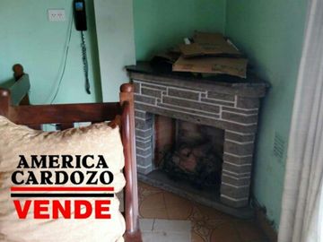 Casa + 2 locales en Paso del Rey