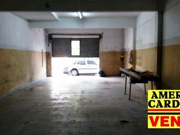Casa + 2 locales en Paso del Rey