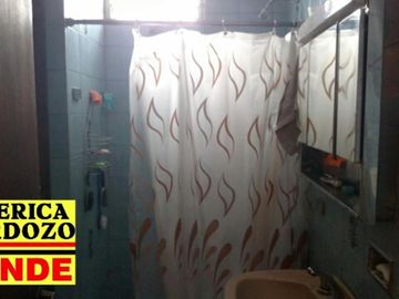Casa + 2 locales en Paso del Rey