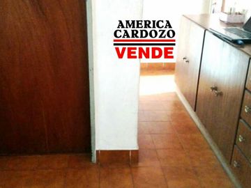 Casa + 2 locales en Paso del Rey
