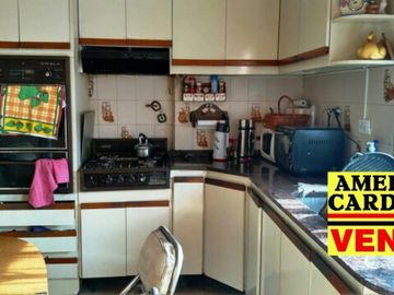 Casa + 2 locales en Paso del Rey