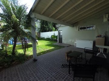 Casa en San Andrés 3 ambientes con parque