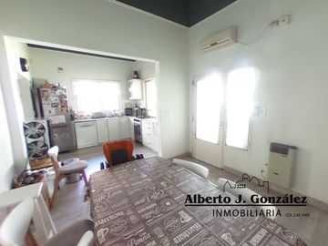 Casa en San Andrés 3 ambientes con parque