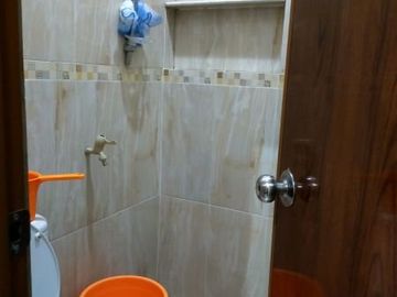 Rumah second 1,5 lt semi furnished di Beji Depok