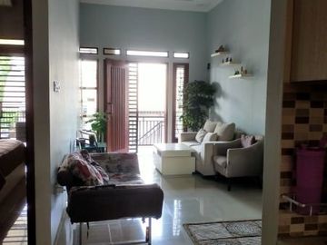 Rumah second 1,5 lt semi furnished di Beji Depok
