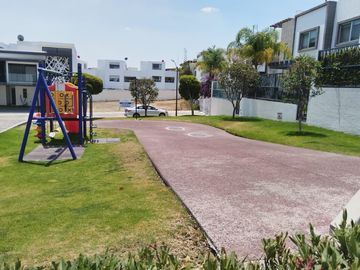 CASA EN PRE VENTA PARQUE SAO PAULO LOMAS DE ANGELOPOLIS 2 HABITACION EN P. BAJA
