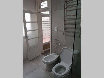 RECICLADO, EXCELENTE - PH en PB en Venta en Caballito 3 ambientes (1 dormitorio) 67 m2 + patio y terraza propios - Av Juan B. Alberdi 1200