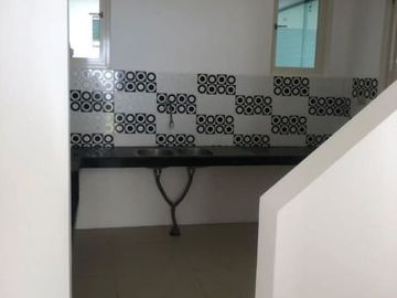 RUMAH HOOK CLUSTER SANDIEGO Hadap selatan timur