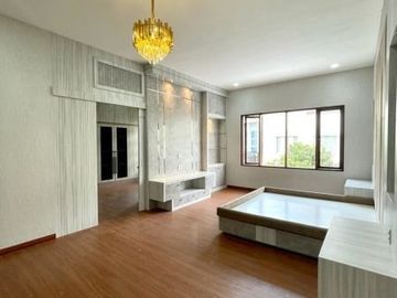 Villa Komplek Cemara Asri Jalan Azalea Medan
