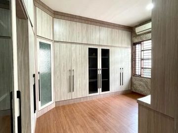 Villa Komplek Cemara Asri Jalan Azalea Medan