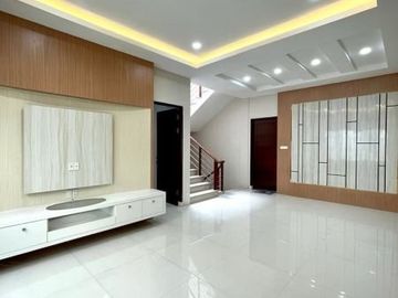 Villa Komplek Cemara Asri Jalan Azalea Medan
