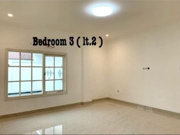 Rumah Hoek, SHM, jual dibawah harga apraisal, di Kemang, Jakarta Selatan