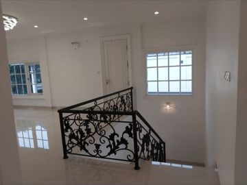 Rumah Hoek, SHM, jual dibawah harga apraisal, di Kemang, Jakarta Selatan