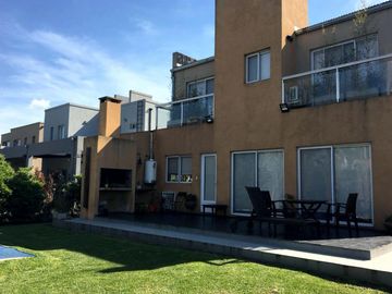 Divina casa 4 ambientes en Haras María Victoria