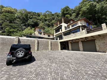 Valle Escondido Mansión
