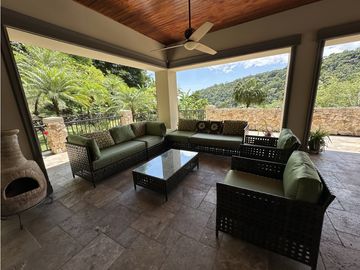 Valle Escondido Mansión