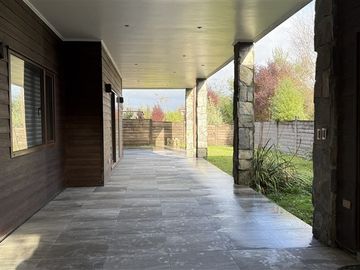 Casa en venta de 4 dorm. en Puerto Varas