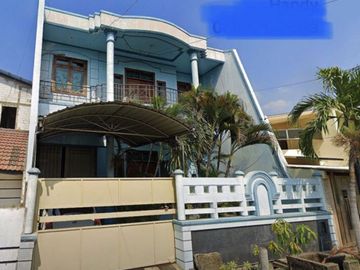 Rumah style Classic di Nginden Intan timur surabaya