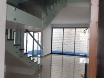 Dijual Rumah Pakuwon City San Diego, Ada Kolam Renang Surabaya Timur