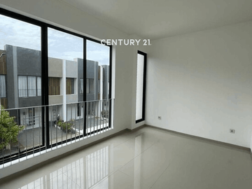 Dijual Rumah Siap Huni Dalam Cluster Di U Ville Bintaro