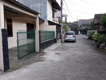 Rumah Murah Baru renovasi di Komplek Ciputat Baru hanya 895 Jt (nego)