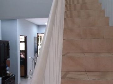 Rumah 1.5 Lantai, SHM, di Taman Parahiyangan, Lippo Karawaci