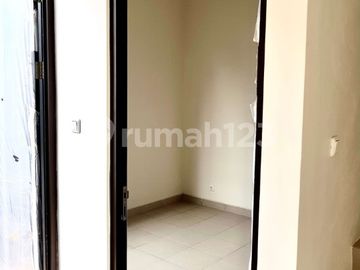 Dijual Rumah 2 Lantai 3 KT di Botanica Valley Serpong, Gunung Sindur