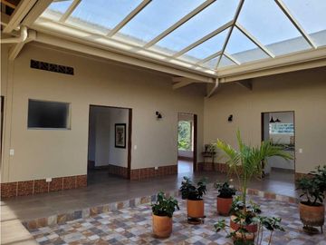 Venta de Casa Campestre en La Ceja Cerca al casco Urbano