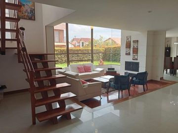 casa en arriendo/venta en chia. Cod V11843